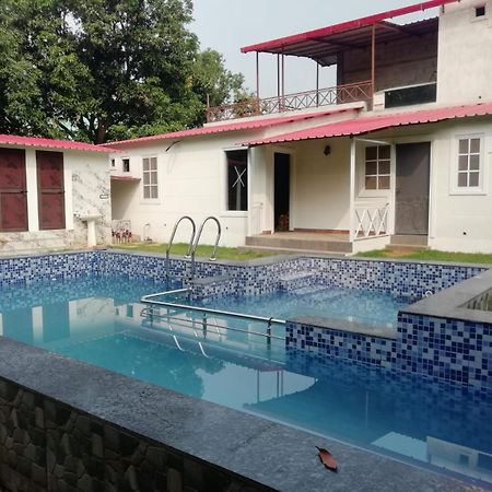 Red Roof Inn Ramnagar  Exterior photo